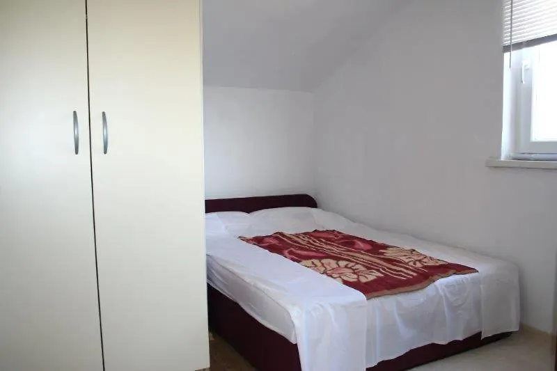 Vrh  Apartman Dzafic דירה Vrh (Krk)