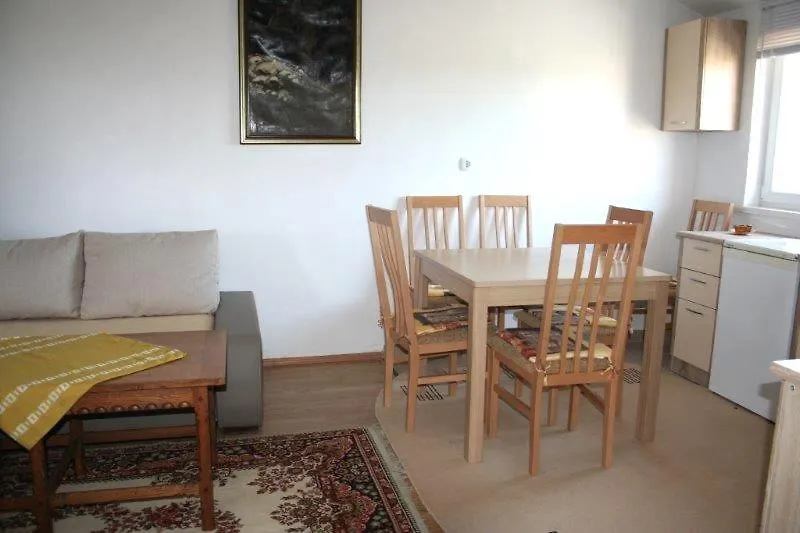 דירה Vrh  Apartman Dzafic קרואטיה